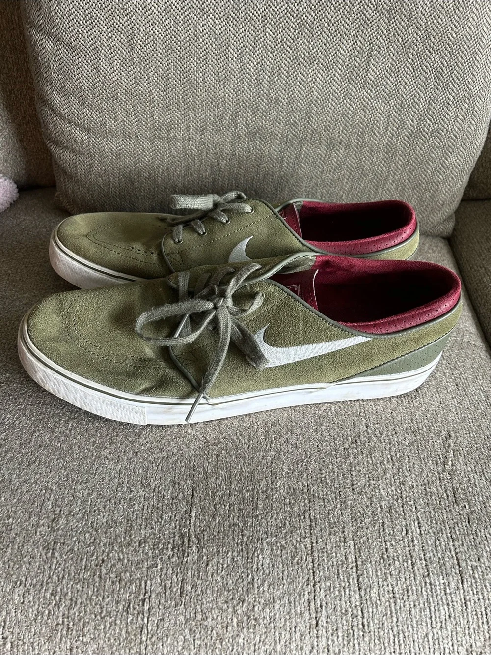 Nike Men’s SB Stefan Janoski Medium Olive/White Team Red Shoe 333824-216 Size 13